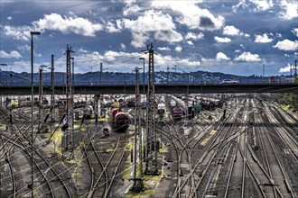 The Hagen-Vorhalle marshalling yard, one of the 9 largest in Germany, is located on the