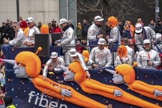 Rose Monday parade in Düsseldorf, themed floats of carnival societies and other participants in the