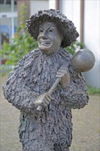 Fool's fountain by Walter Haaf 1971, carnival fountain, Swabian-Alemannic, carnival, fool with