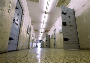 Berlin, 12.09.2008, View into a corridor with prison cells of the former central prison of the