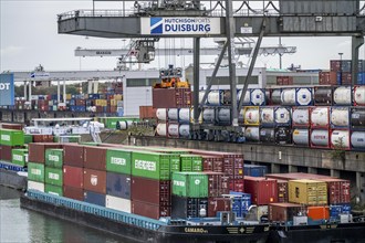 Port of Duisburg Ruhrort, Container freighter being loaded and unloaded at DeCeTe, Duisburg