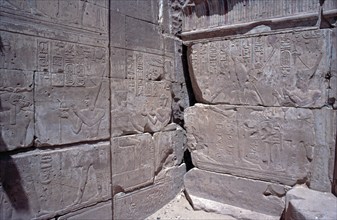 Detail, reliefs, Amun Temple of Hibis, Valley al-Charga, Libyan Desert, Egypt, September 1989,