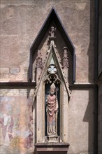 Sandstone sculpture, statue, late Gothic St Nicholas on the south wall, parish church, parish