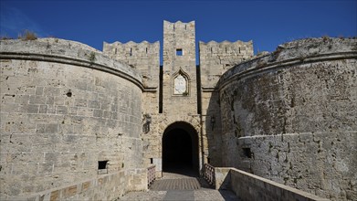 Emery d 'Amboise Tor, city wall of Rhodes, entrance of a medieval fortress with massive stone walls