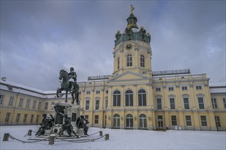 Winter, Palace Courtyard, Equestrian Monument to Frederick William the Great Elector,