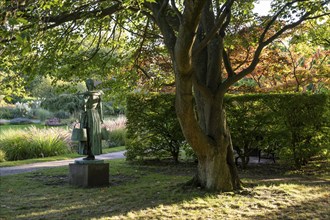 Sculpture of a milker by Wilhelm Bissen, Park, agriculture School, Landbohøjskolen, Frederiksberg,