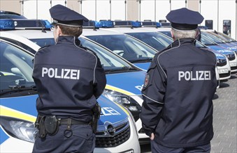 New radio patrol cars at the police station in Potsdam, 14/03/2016