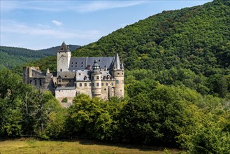 Bürresheim Castle, castle north-west of Mayen on a rocky spur in the Nettetal valley,