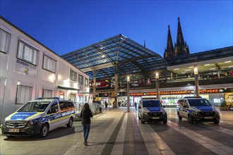 Cologne Central Station, temporary Federal Police station at Breslauer Platz, Cologne Cathedral,