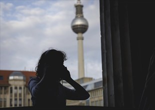 Reading by Ulrike C. Tscharre and live music at the Kolonnaden Bar on Museum Island in Berlin,