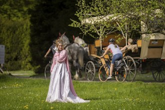 Cinderella can also be seen around Moritzburg Castle in spring. Model Tamara Kretschmer once again