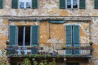 Dilapidated house, empty balcony, nobody, dilapidated, building, property, crisis, Italy, Europe