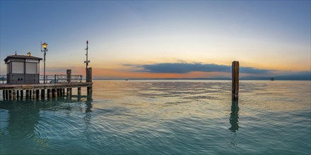 Evening atmosphere in the harbour, lake, water, tourism, travel, sunset, panorama, jetty, Lazise,