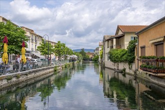 L'Isle-sur-la-Sorgue with river Sorgue, L'Isle-sur-la-Sorgue, Département Vaucluse,