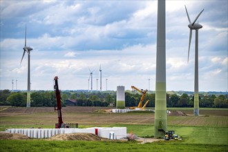 Wind turbine repowering, in the Issum-Oermten wind farm, 9 wind turbines in operation for over 20