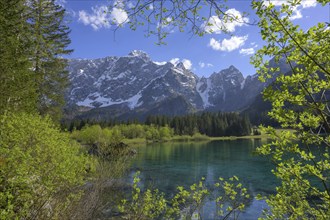 Lago Fusine and the Mangart mountain range, Tarvisio, province of Udine, Italy, Europe