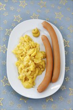 Swabian cuisine, potato salad with string sausages, Wienerle, Wiener sausages, thin boiled sausage,