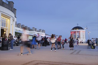 Tourists on the promenade on the beach on the island of Borkum, 19.07.2024