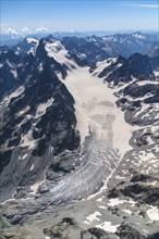 Glacier Blanc, south-westernmost four-thousand metre peak in the Alps, 4102 m, Barre des Écrins.