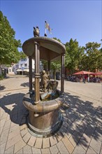 Market fountain with Am Markt street in the city centre of Bad Salzuflen, Lippe district, North