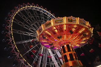 Night shot, Ferris wheel, Europa Rad, chain carousel, Cannstatter Wellenflug, rides, movement,