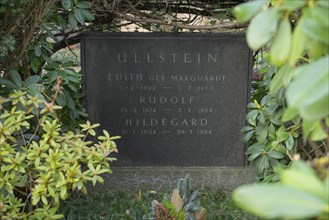 Edith, Rudolf and Hildegard Ullstein, grave, Waldfriedhof Dahlem, Hüttenweg, Steglitz-Zehlendorf,