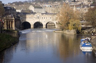 Pulteney Bridge on the River Avon, Bath, England, United Kingdom, Europe