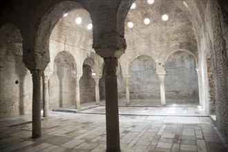 Banos Arabes, historic Arabic Baths, eleventh century Moorish public baths, Carrera del Darro,