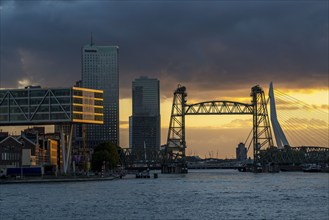 The skyline of Rotterdam, on the left the Unilever office building De Bruk, Koningshavenbrug De