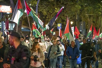 Demonstration by pro-Palestinian activists in Duisburg-Hochfeld, around 110 demonstrators marched