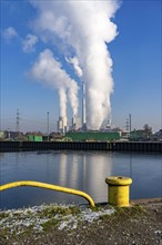 The STEAG combined heat and power plant in Herne-Baukau, hard coal-fired power plant, in front the