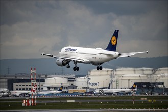 Lufthansa Airbus A319, approaching Frankfurt am Main Airport, German Air Traffic Control Tower,