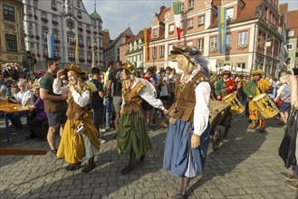 City guard on the market square, Fishermen's Day in Memmingen, Unterallgäu, Allgäu, Bavaria,