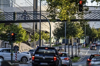 Foot and cycle path bridge over Segerothstraße, Essen city centre, cycle path network, part of the