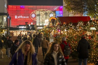 Pre-Christmas season, Christmas market in the city centre of Essen, Porschekanzel, Rathaus Galerie