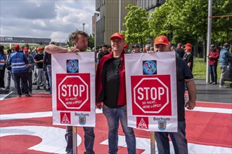 Demonstration by many thousands of steelworkers in front of the ThyssenKrupp headquarters in Essen