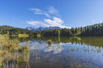 Geroldsee, behind it the Karwendel mountains, Werdenfelser Land, Upper Bavaria, Bavaria, Germany,