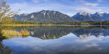 Barmsee, behind it the Karwendel mountains, Werdenfelser Land, Upper Bavaria, Bavaria, Germany,