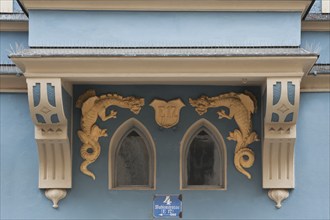 Detailed view of a bay window with dragon figures from a town house from 1899, Regensburg, Upper