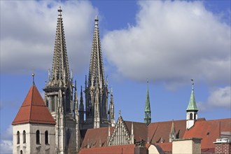 Towers of St Peter's Cathedral, Regensburg, Upper Palatinate, Bavaria, Germany, Europe