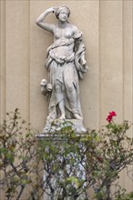 Sculpture of a woman with a multi-headed snake, in the garden of Palazzo Reale, Via Balbi, 10,