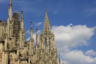 Ulm Cathedral, south tower, south choir tower, scaffolding at the back of the north choir tower,