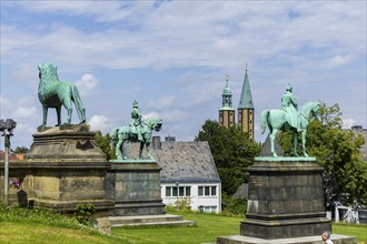 The imperial palace of Goslar covers an area of around 340 by 180 metres, situated at the foot of