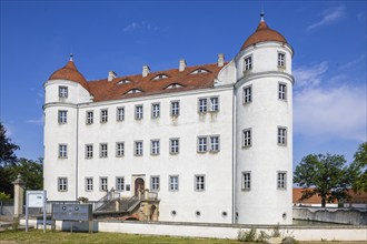 Grosskmehlen Castle is located in the southern Brandenburg town of Grosskmehlen in the district of