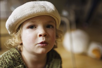 Subject: Toddler with cap, 2 years old, Bonn, 03/04/2024