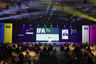 Olaf Scholz, Chancellor of the Federal Republic of Germany (SPD) speaks at the opening gala for 100