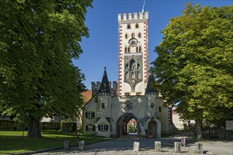 Late Gothic Bayertor gate with gate tower, town gate, old town centre, Landsberg am Lech, Upper