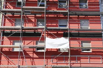 Painting work: Old building gets a new coat of paint (Kaiserslautern, Rhineland-Palatinate)