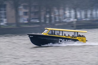 Water taxi Rotterdam, individual taxi rides with motorboats in Rotterdam, in the harbour and on the