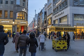 Sunday shopping in Cologne city centre, Hohe Straße, 1st Advent weekend, crowded shopping street,